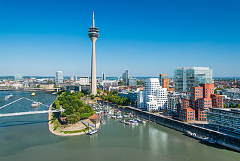 Dusseldorf Skyline, Travelling gem, Vibrant city life, Beautiful architecture HD wallpaper
