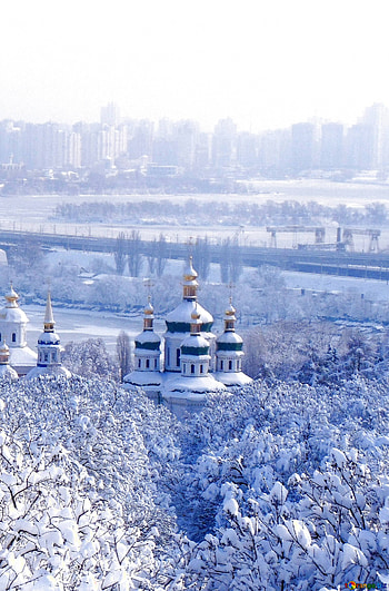 Winters in Kyiv, Snowy scenes of Kyiv, , Winter wonderland in Kyiv HD phone wallpaper