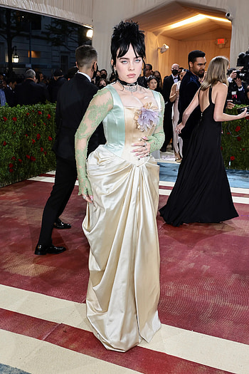 Met Gala 2022, Billie Eilish, Corset, Glamour HD phone wallpaper
