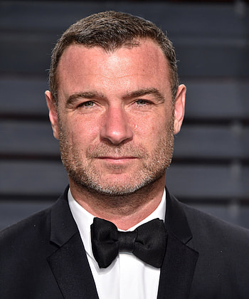 Liev Schreiber, Best dad in Hollywood, Celebrity parent, Fatherly love HD phone wallpaper