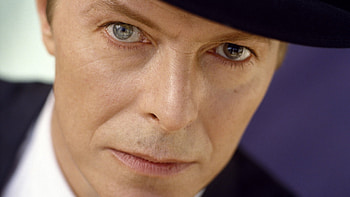 4 David Bowie , Glam rock, Creative artistry, Iconic figure HD wallpaper