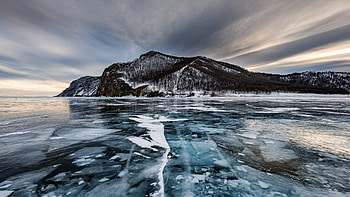 Ice lake , Tranquil beauty, Frozen wonderland, Nature's artistry HD wallpaper