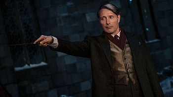 Mads Mikkelsen Fantastic Beasts The Secrets of Dumbledore HD wallpaper