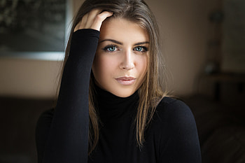 Black tshirt, green eyes, girl model HD wallpaper