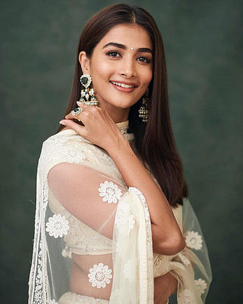 Pooja Hegde, actress, beautiful, traditional, latest HD phone wallpaper
