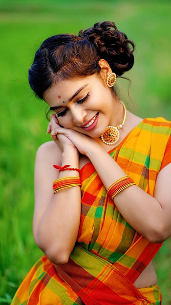 Dharshana gupta, saree lover, beauty, tamil actress HD phone wallpaper