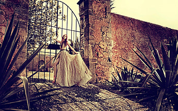 Vintage Girl, gate, beautiful, nature, girl, models, people, dress, vintage HD wallpaper