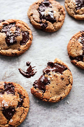 Best ever chocolate chip, Izy Hossack, Top with cinnamon HD phone wallpaper