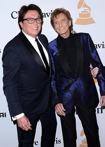 Barry Manilow, Paul O'Grady interview, Candid conversation, Open discussion HD phone wallpaper