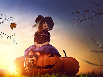 Little witch, halloween, pumpkin, girl, orange, hat, child, copil, little HD wallpaper
