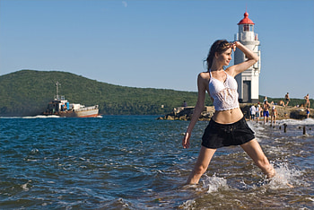 Amanda Cerny, boat, sea, sand, lighthouse, model, beautiful, beach, personality, women, water, ocean HD wallpaper