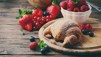 Croissant raspberries breakfast, , Juicy fruit, Fresh HD wallpaper