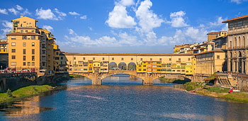 Ponte Vecchio, Arno river, Florence Italy, Captivating shot HD wallpaper