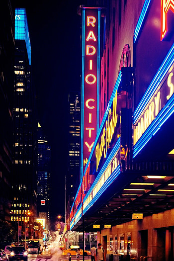 Radio City Music Hall, Broadway HD phone wallpaper