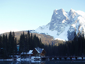 Nature, Trees, Mountains, Vertex, Top, Lake, Structure, Small House, Lodge, Bridge, Ate HD wallpaper