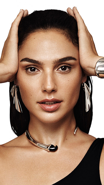 Gal Gadot!, necklace, earrings, black hair, brown eyes, actress, Celebrity, Gal Gadot HD phone wallpaper