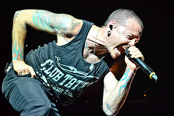 Chester Bennington, Celebs, Tragic suicide, Unseen struggles HD wallpaper