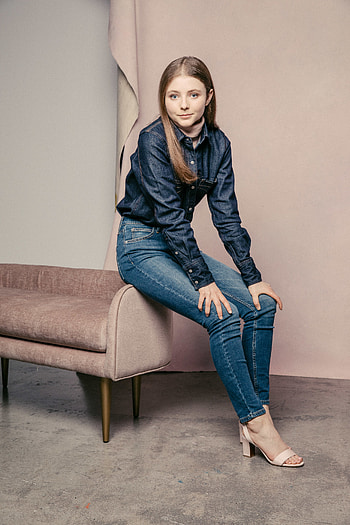 Thomasin McKenzie feet, Foot fetish, Wikifeet, Celebrity HD phone wallpaper