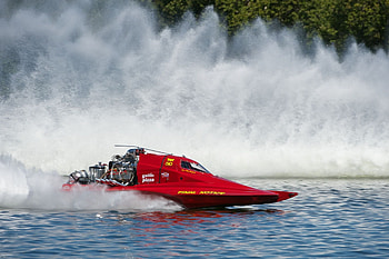 Boat racing , Speed adrenaline, Water sport, Competitive action HD wallpaper
