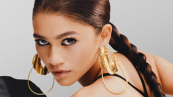 Closeup View Of Zendaya Girl Model With Big Golden Earrings Girls HD wallpaper