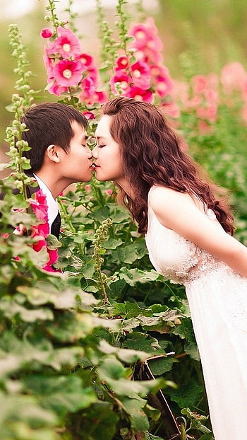 Love Couple, Garden Background HD phone wallpaper