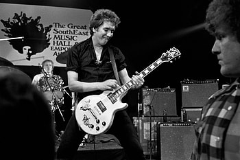 Steve Jones, Sex Pistols girlfriends, Unexpected actions, Page Six reveal HD wallpaper