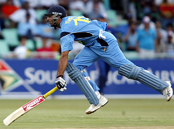 cricket, blue, player, bat HD wallpaper