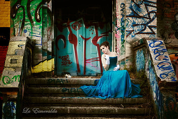 Cinderellas_Story, story, cinderellas, model, shoes, alone, people HD wallpaper
