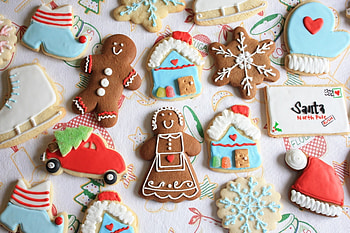 Food, New Year, Cookies, Patterns, Christmas, Figurines, Figures, Bakery Products, Baking, Tablecloth HD wallpaper
