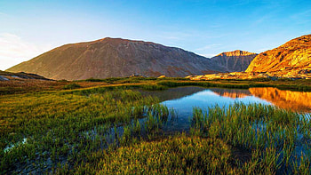 September Sunrise Glow on Colorado Mt. Lincoln and Mt. Democrat, lake, hills, landscape, trees, autumn, sky, usa HD wallpaper
