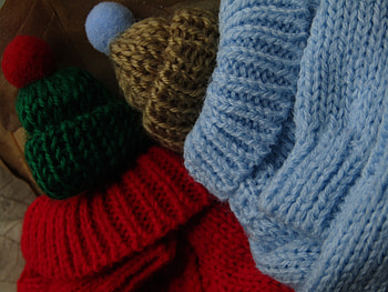 Fall fashion Still-life toy doll house knitwear macro., hat HD wallpaper