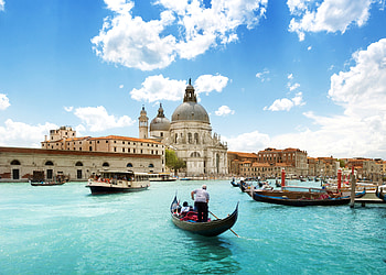Venice, gondola, boat, italia, peaceful, italy, grand canal, beauty, buildings, boats, water, sea, gondolas, architecture, beautiful, building, view, clouds, nature, sky, lovely, splendor HD wallpaper