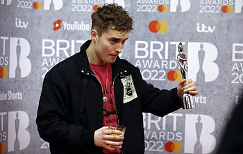 Brit Awards 2022, Sam Fender, Beer Pump, Local Pub HD wallpaper