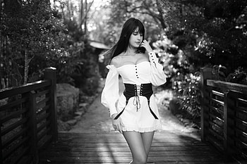 Walking through the Park, bridge, model, dress, brunette HD wallpaper