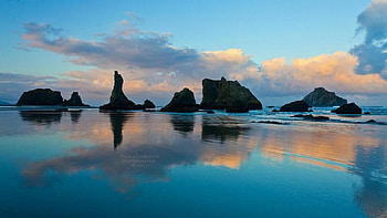 bandon oregon sunrise, blue, waterscape, clouds, sky, water, rocks, sunrise HD wallpaper