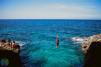 Slacklining over clear water, Malaysia, Tropical paradise, Aerial acrobatics HD wallpaper