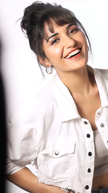 Ruhani sharma, telugu actress HD phone wallpaper