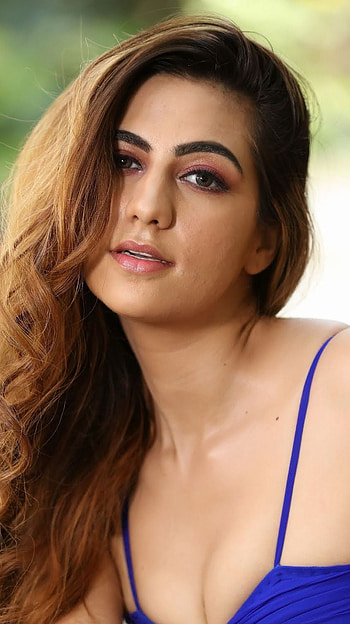 Harshita Panwar, telugu actress, cleavage HD phone wallpaper