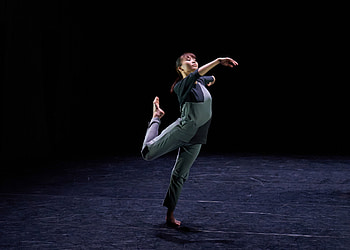 Bachelor contemporary dance, Innovative presentations, Artistic interpretations, Creative choreography HD wallpaper