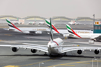 Emirates Airlines, Russian travelers, Moscow flights, Defense HD wallpaper