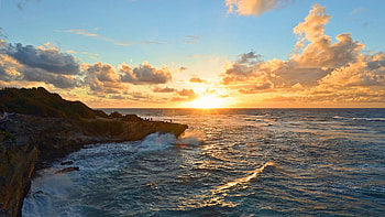 Sunrise at Shipwreck Beach, Kauai, Hawaii, sea, island, colors, clouds, sky, rocks, sun, usa HD wallpaper