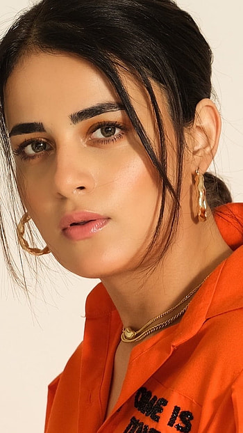 Radhika Madan, Bollywood HD phone wallpaper