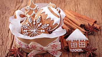 Cookies and cinnamon sticks, Gingerbread House HD wallpaper