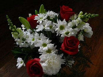Lovely Bouquet, white, bouquet, roses, red, nature, flowers HD wallpaper