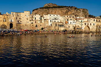 Cefalu Italy, Travel destination, Meandering streets, Gallery HD wallpaper
