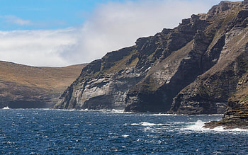 The rugged coastline of West Point Island, Falkland Islands, sky, cliff, rocks, sea, landscape, clouds HD wallpaper