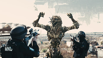 District 9 movie, Alien invasion plot, Intense action scenes, Futuristic world HD wallpaper