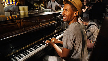 Jon Batiste, Rogue, New York residency HD wallpaper