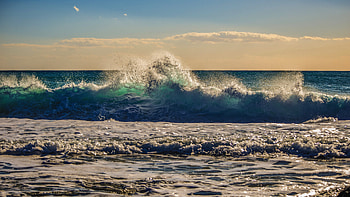 Sea waves, coast, skyline HD wallpaper