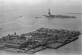 Ellis Island, New Jersey or New York, Huddled masses, The New York Times HD wallpaper
